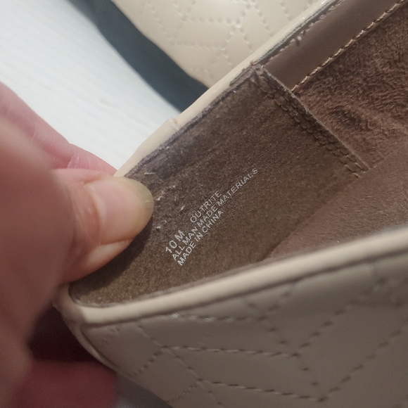 Aerosoles Outrite Ivory and Black Women's Quilted  Ballet Flats Sz 10M Casual - Picture 9 of 11